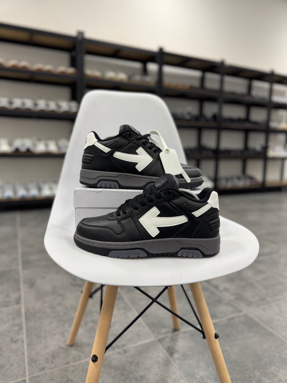 Off-White Out Of Office — 1
