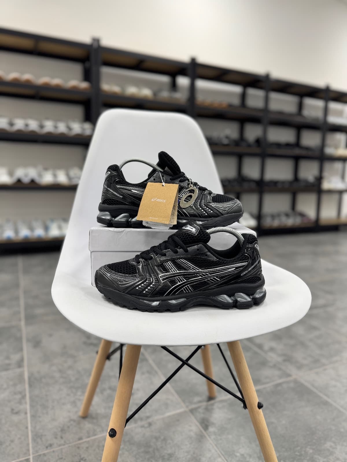 Asics Gel-Kayano 14 — 1