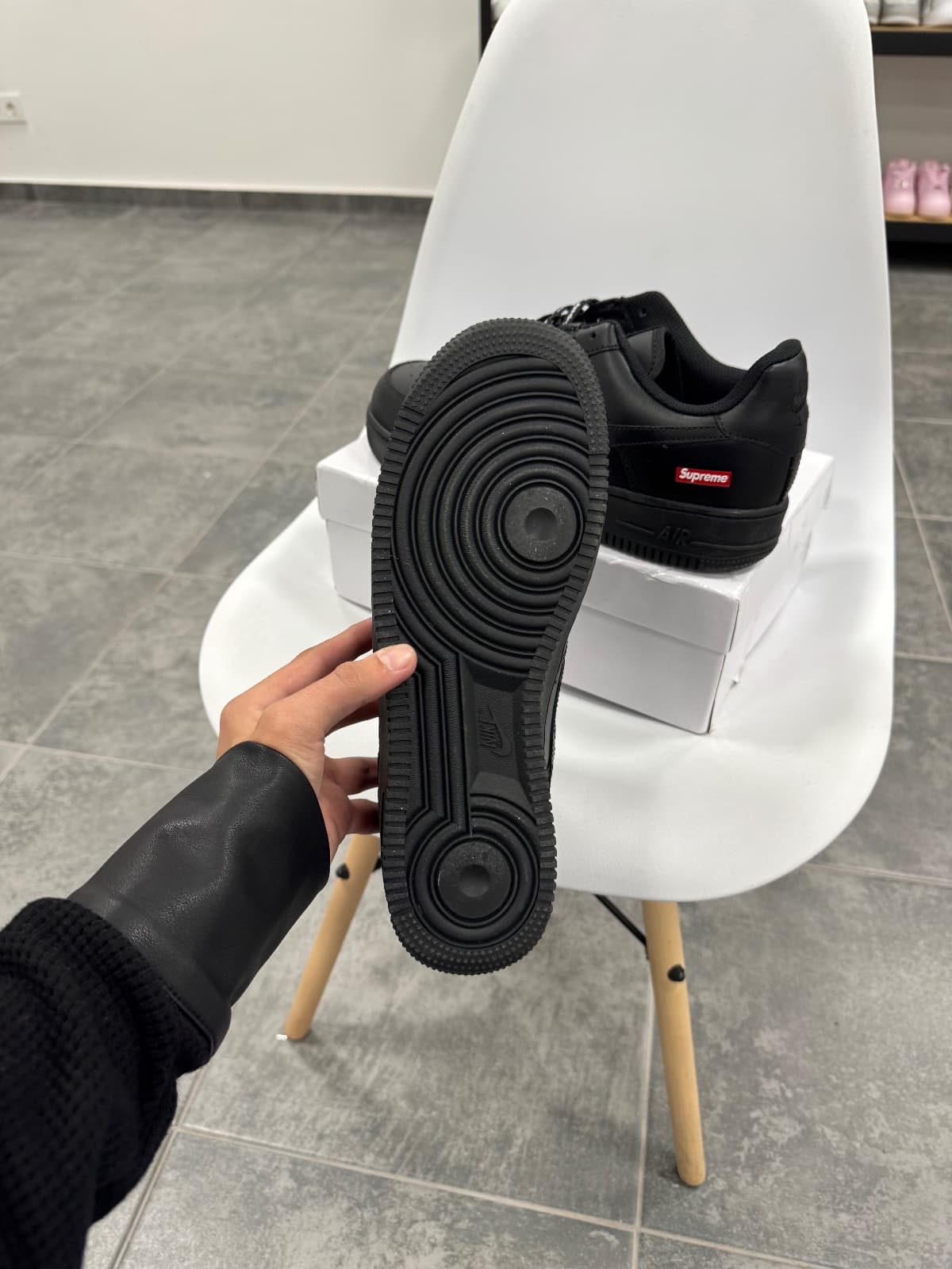Supreme x Nike Air Force 1 Low — 4
