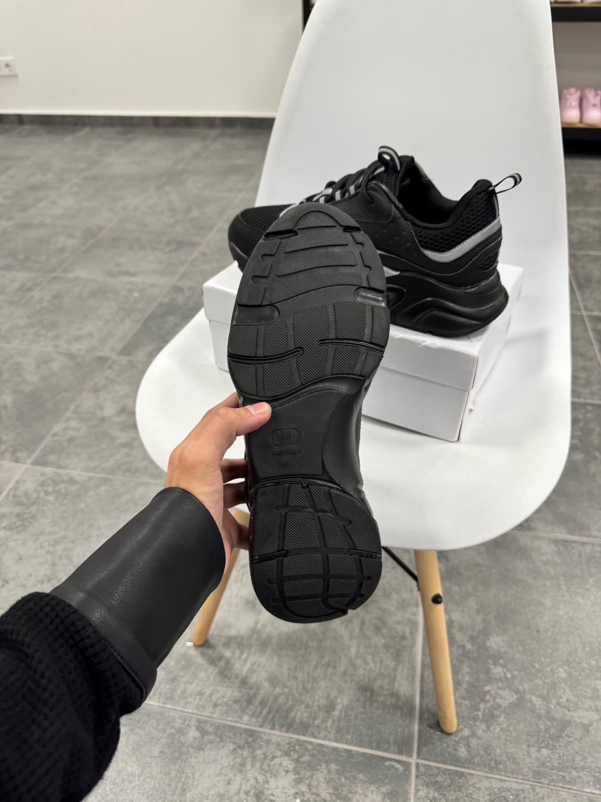Dior B22 — 4
