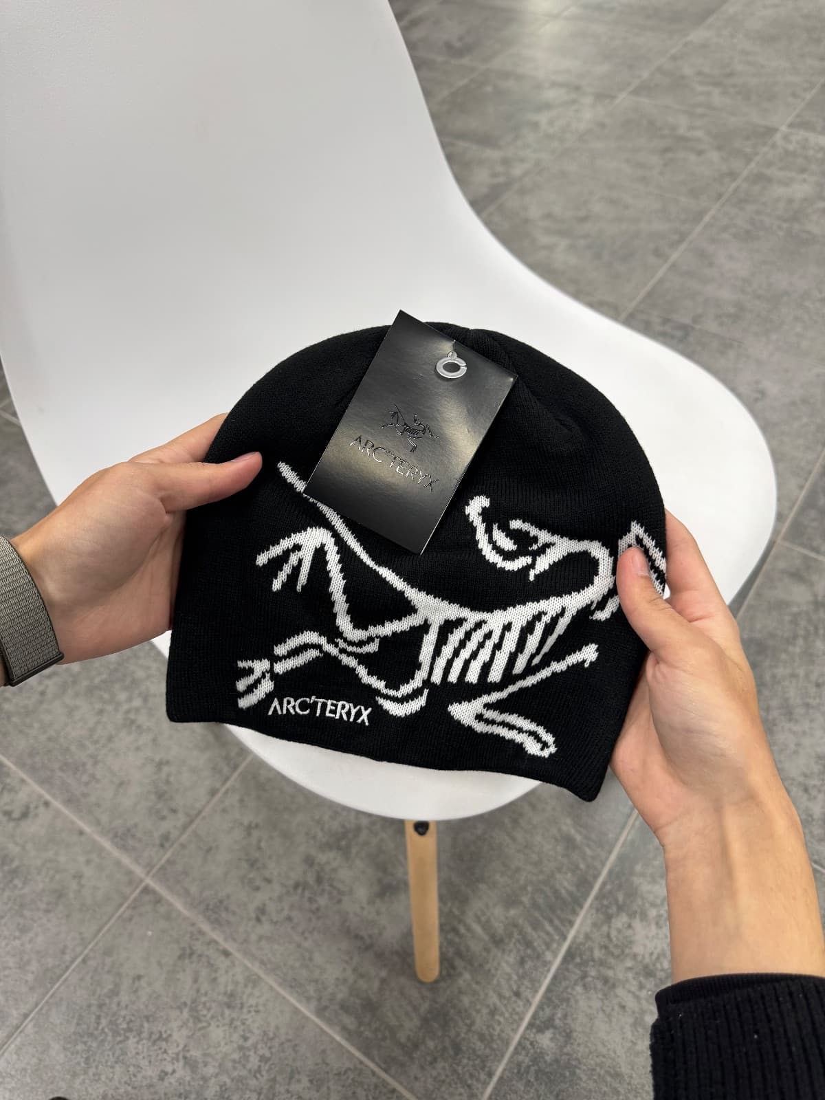 Arc’teryx Bird Head Toque Orca — 1