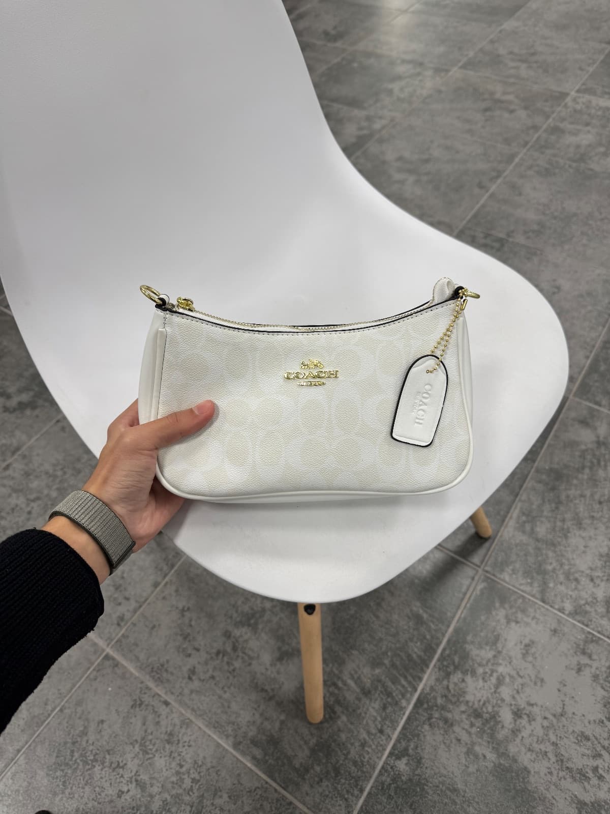 Coach Teri Shoulder Bag In Signature Canvas — 1