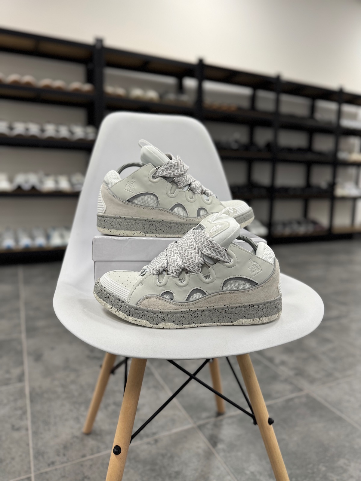 Lanvin Curb