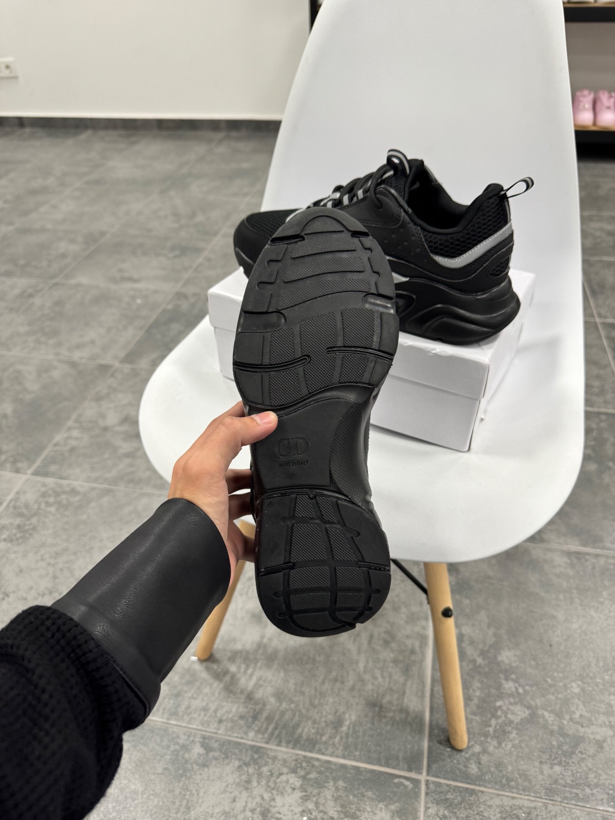 Dior B22 — 4