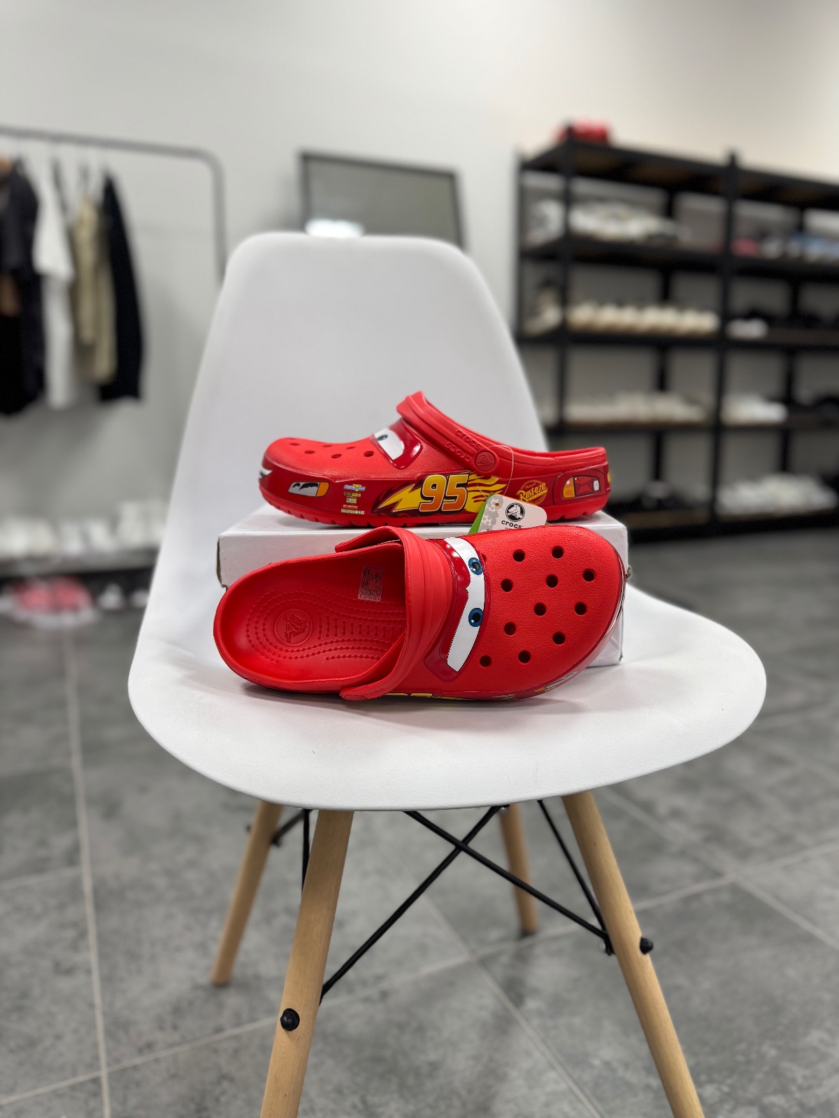 Cars x Crocs Classic Clog “Lightning McQueen”